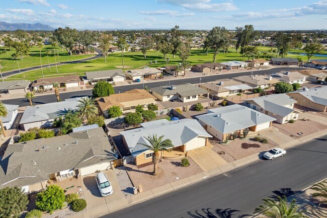 Building Photo - Updated Mesa Home w/ Community Pool/Spa & ...