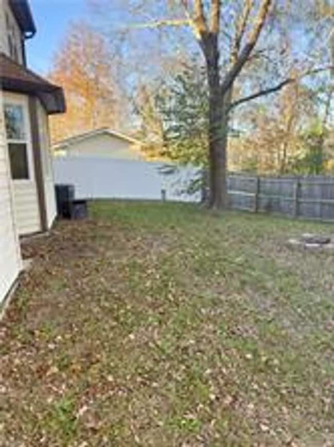 Building Photo - Nice 4 Bedroom 2.5 Bath home.