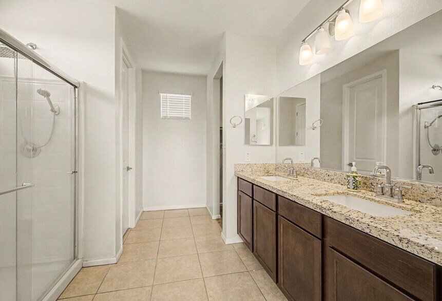 Building Photo - 35 S Biella Pl