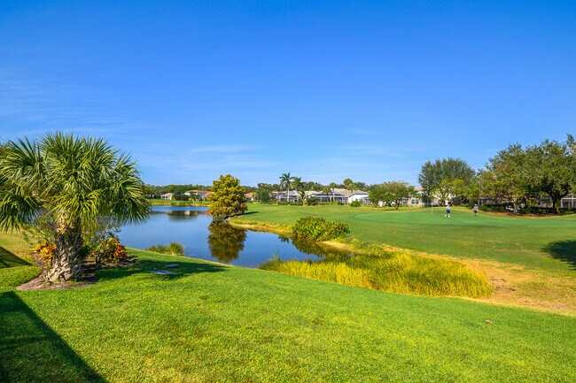 Building Photo - 2056 Crestview Way