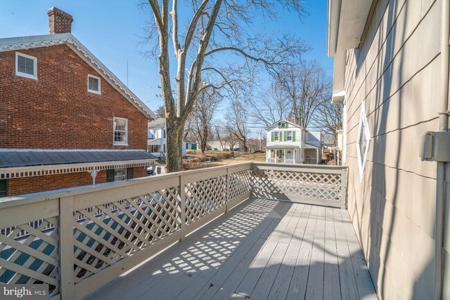 Building Photo - 81 Liberty St