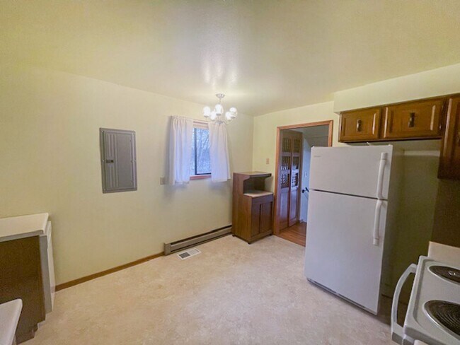 Building Photo - One-Bedroom, One-Bathroom Waterfront Home for Rent – $2,800/month