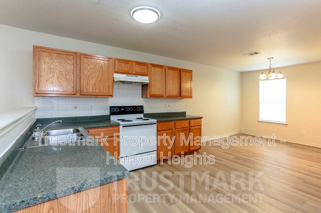 Building Photo - 411 Brittney Way