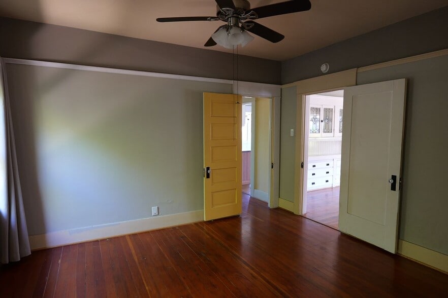 Building Photo - 115 E Jefferson