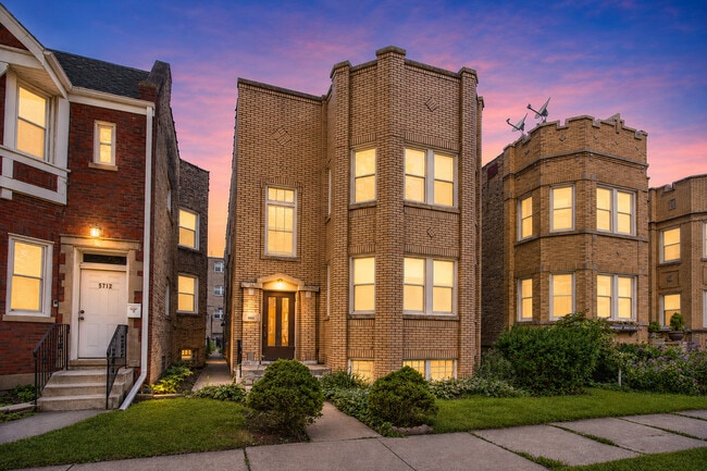 Building Photo - 5714 N Christiana Ave