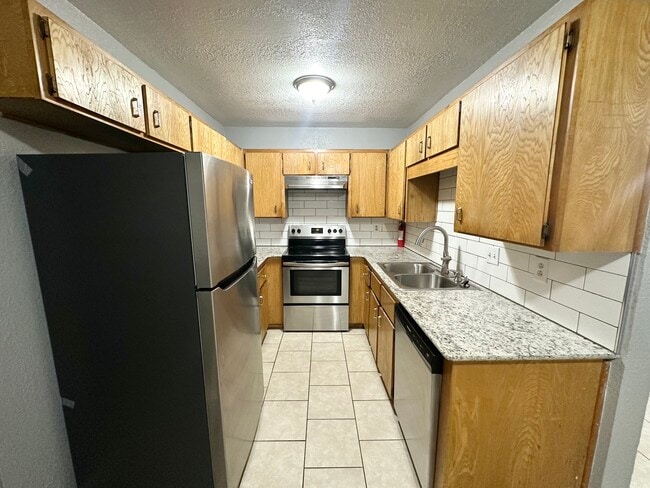 Building Photo - Hinkle Multi Home