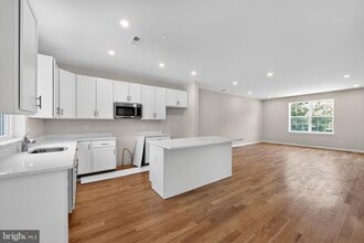 Building Photo - 1 N Girard Terrace