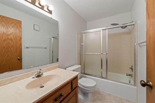 Building Photo - 7200 Cahill Rd