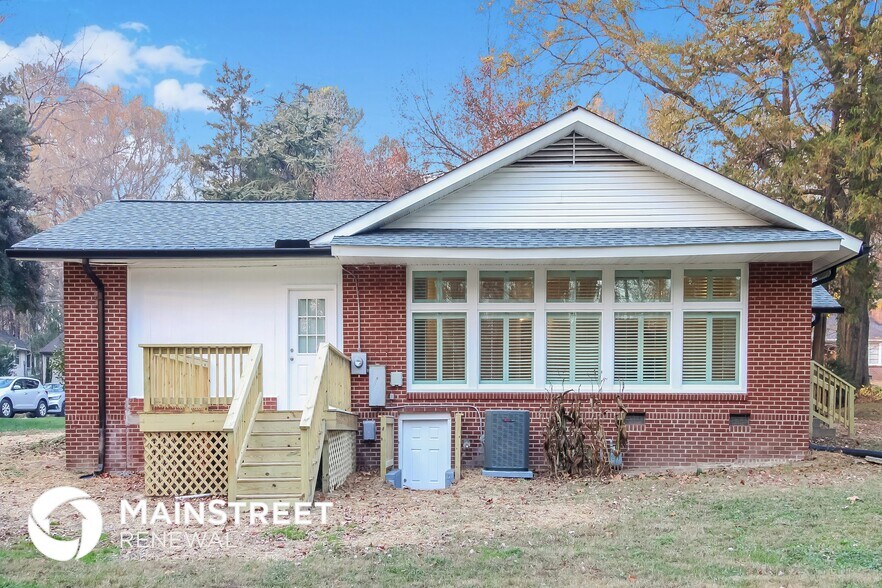 Building Photo - 3056 Kinnamon Rd
