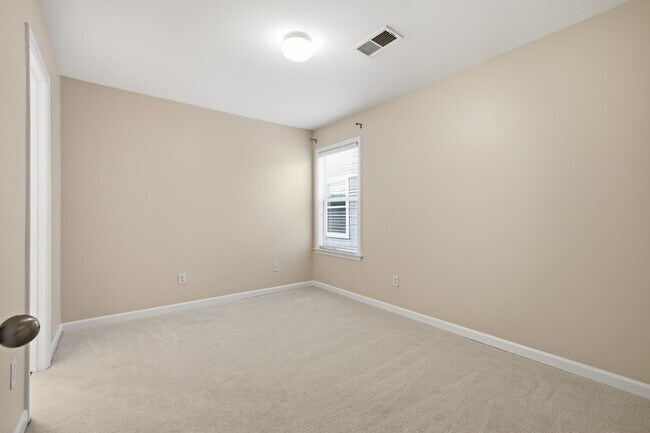 Building Photo - 1277 Island Pl E