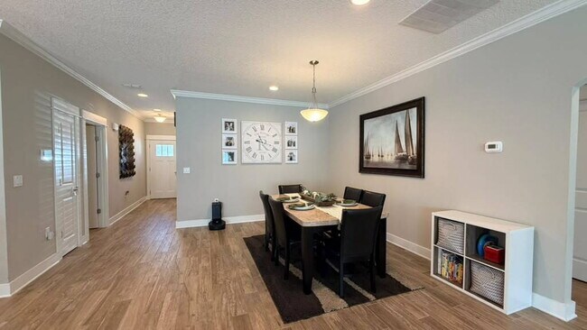 Building Photo - 3206 Oak Bluff Ln