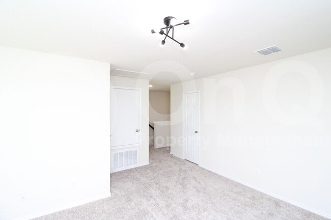 Building Photo - 5616 Cherrywood Wy