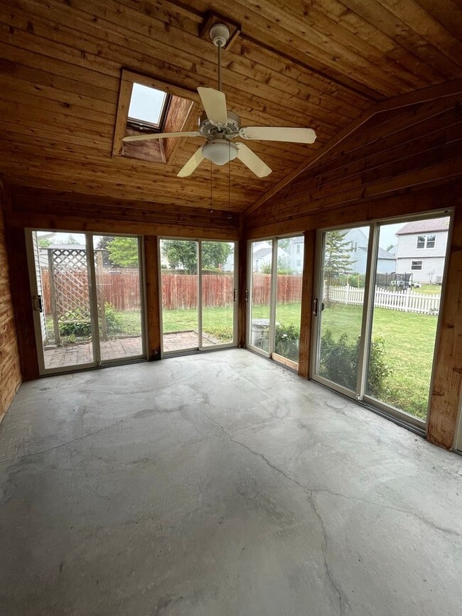 Building Photo - Charming 3-Bedroom Ranch Home with Fenced ...