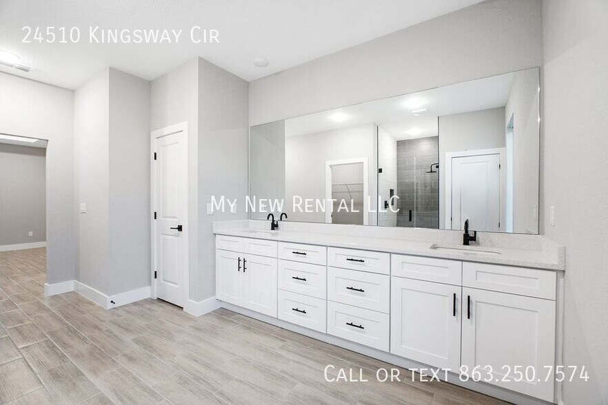 Building Photo - 24510 SW Kingsway Cir