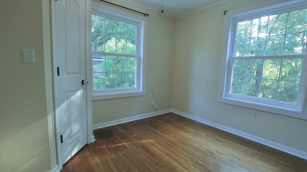 Building Photo - 1554 Geraldine Dr