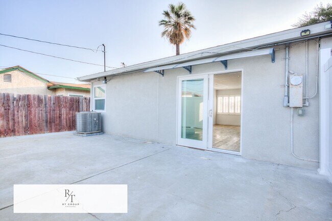 Building Photo - FULLY REMODELED – Front House for Rent (Ba...