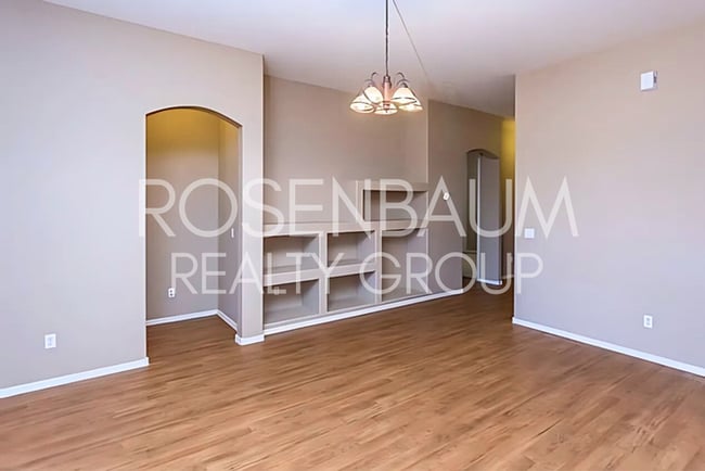 Primary Photo - Beautiful 3-bedrooms, 2-baths home tucked ...