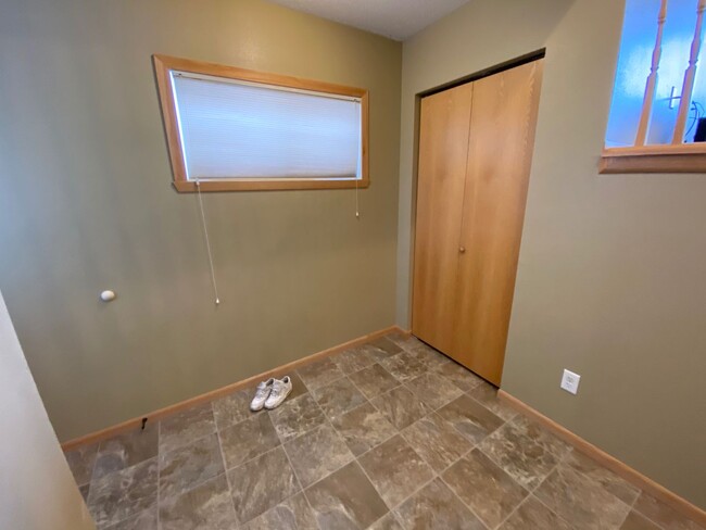 Building Photo - 3 Bed 2 Bath Twin-Home