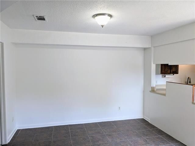 Building Photo - 850 Asheville Dr