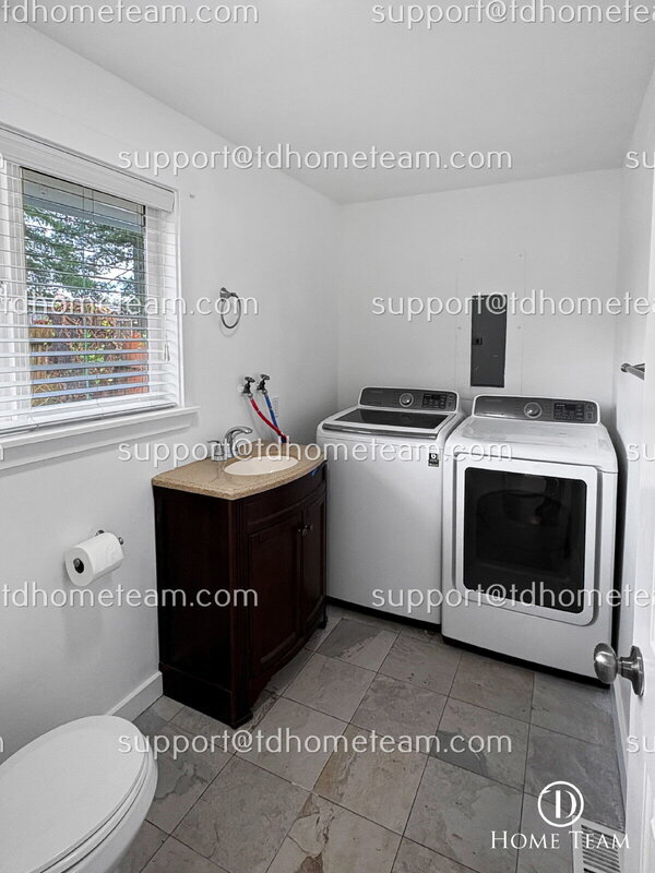 Building Photo - 17012 32nd Ave S