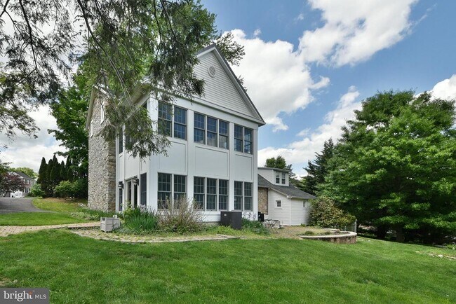 Building Photo - 966 Paige Ct