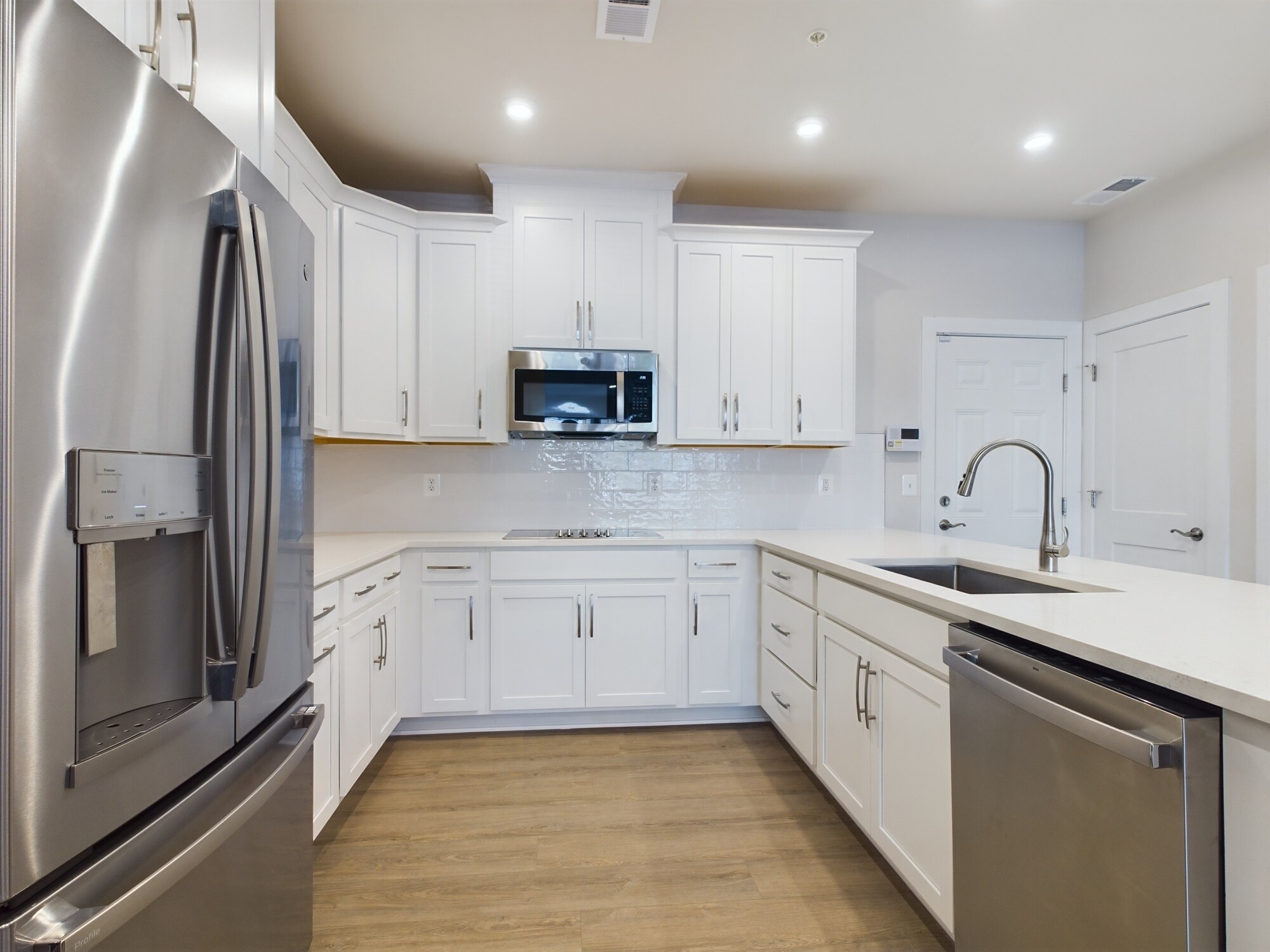 Building Photo - 43801 Middleway Ter