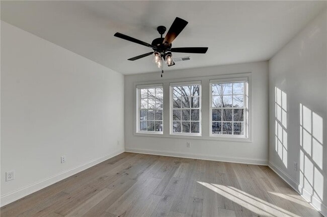 Building Photo - 435 Mayfair Ct