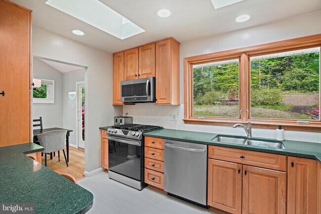 Building Photo - 6301 Crathie Ln