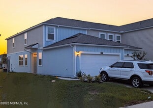 Building Photo - 44 Sunnyvale St