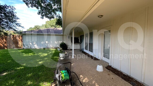 Building Photo - 2212 Canyon Valley Trail