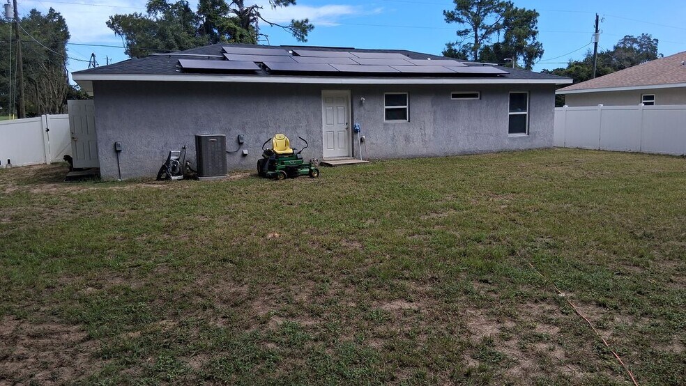 Building Photo - 14870 SW 20th Pl