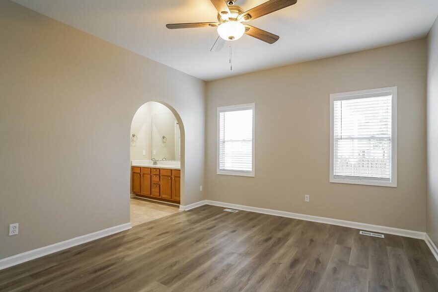 Building Photo - 2529 Trailwood Hills Dr