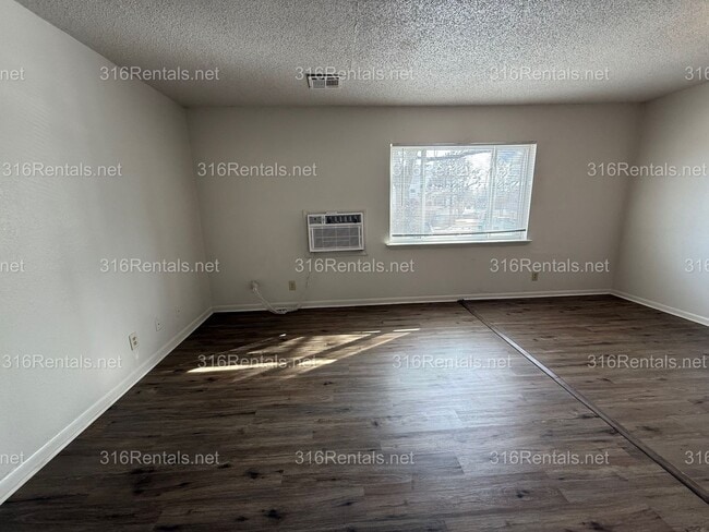 Building Photo - $675 - Accepting SECTION 8/ Housing Voucher 2 bedroom / 1 bathroom - Newly remodeled Apartment