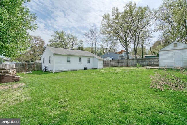 Building Photo - 5608 Tremont Dr