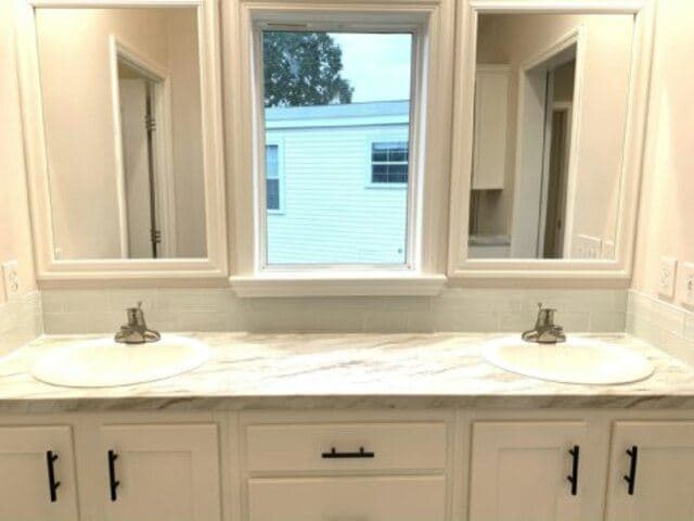 Building Photo - 515 Plymouth St