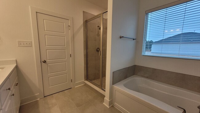 Building Photo - Must see home in Zachary!