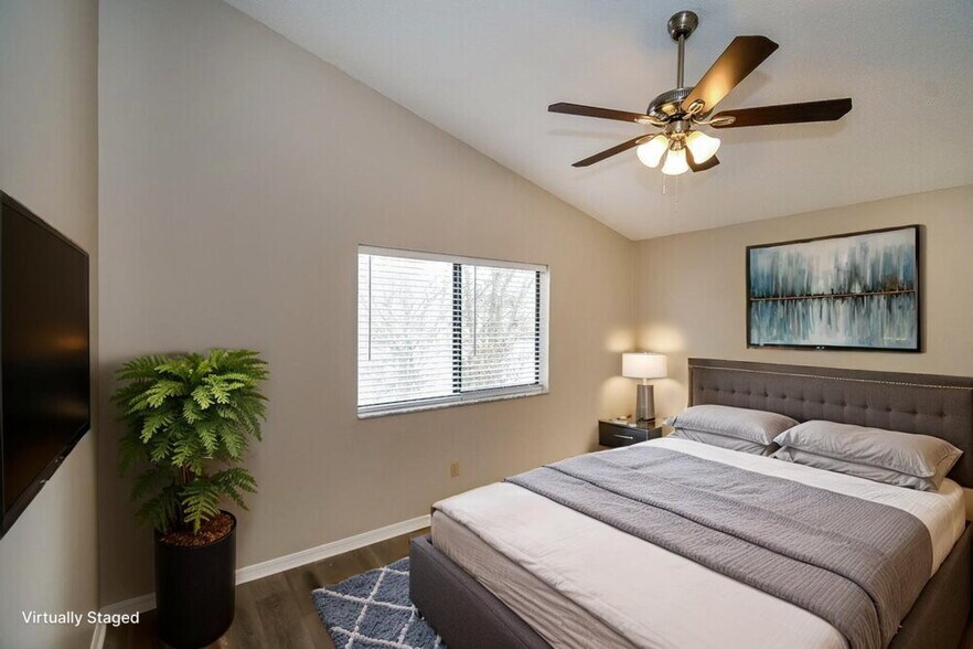 Building Photo - 2847 Lantana Lakes Dr W