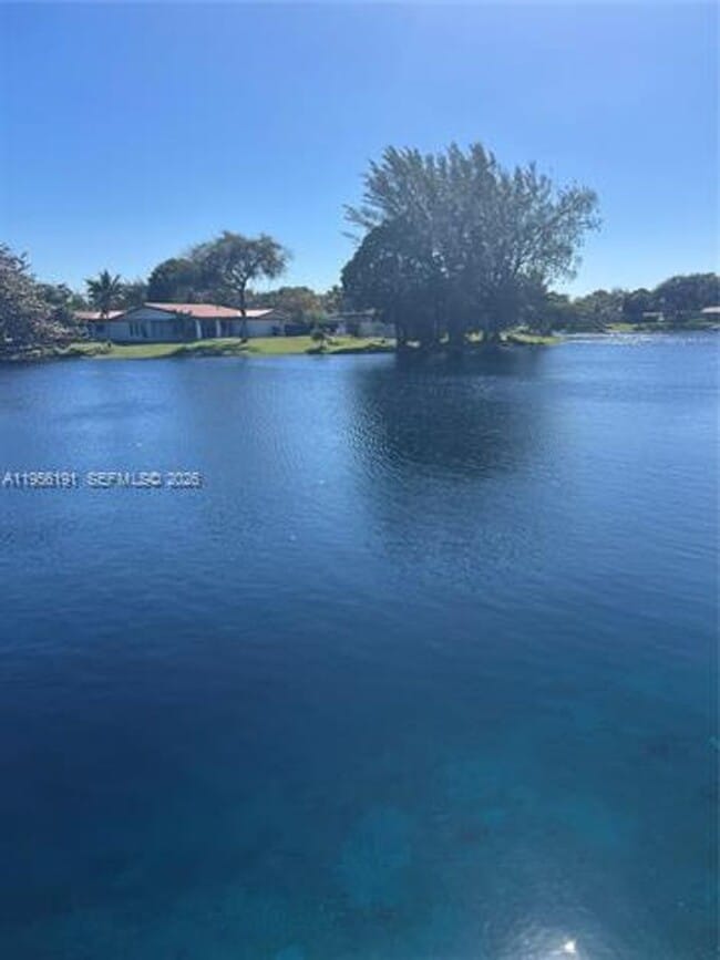 Building Photo - 6484 Miami Lakes Dr