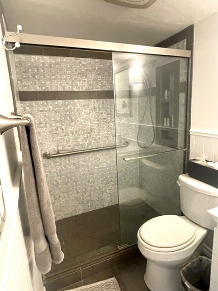 Building Photo - 3160 Matecumbe Key Rd