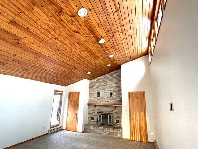 Living Room/Bedroom - 1220 Fostoria Ave