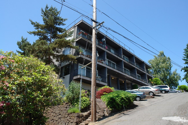 Building Photo - Hilltop House Apartments
