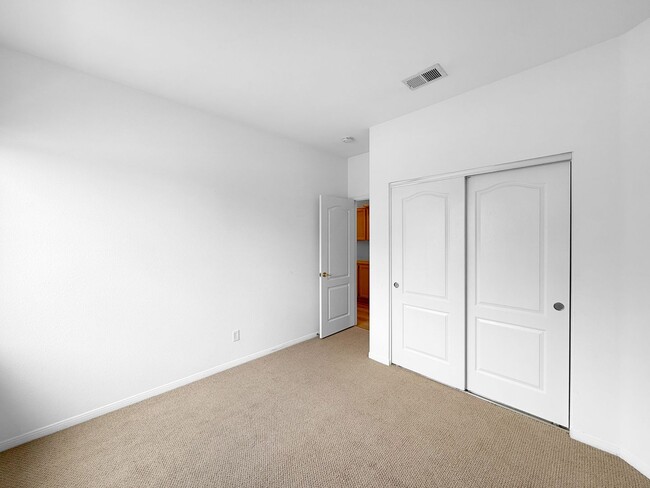 Building Photo - Stunning 3B/2BA House in Carlsbad!