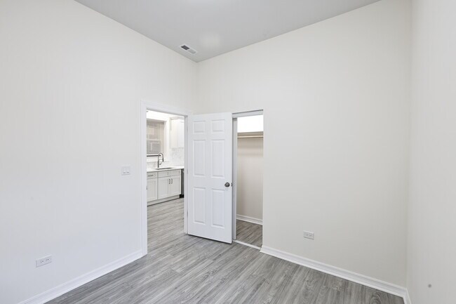 Building Photo - 3621 S Winchester Ave