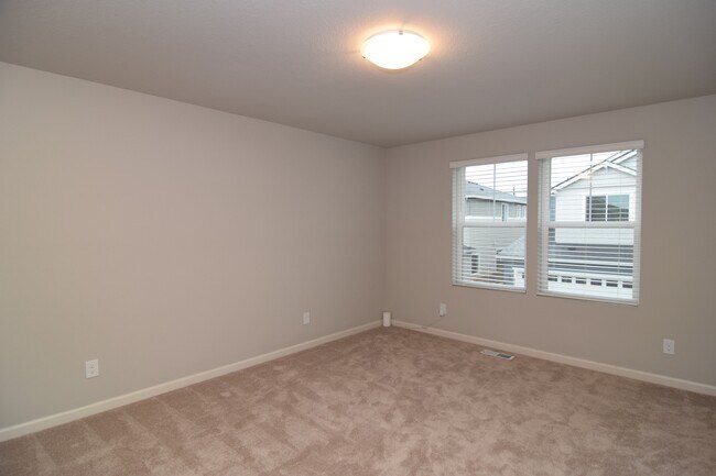 Building Photo - 8408 SE Quincy St