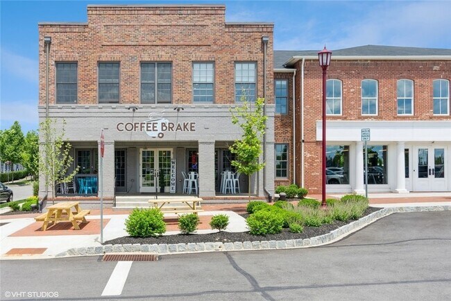 Building Photo - 210 Gress Rd