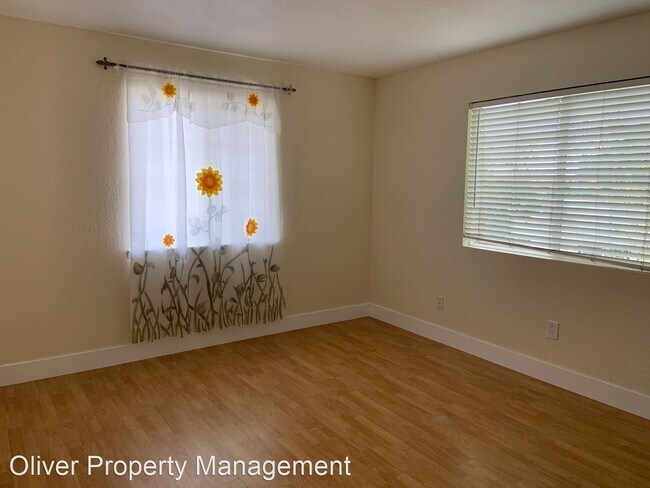 Building Photo - 3 br, 1 bath House - 19 A Miller Rd