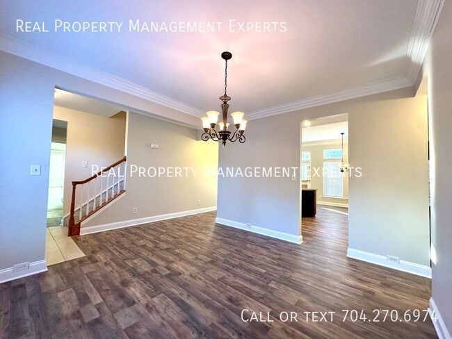 Building Photo - 8900 Hadco Ln