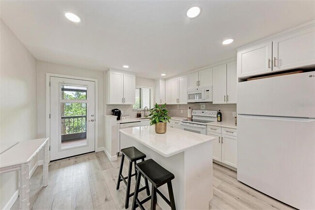 Building Photo - 350 S Polk Dr