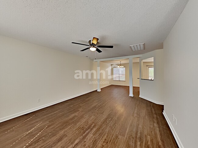 Building Photo - 900 Crowders Woods Dr