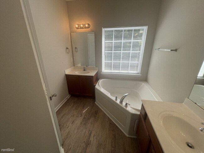 Building Photo - 3 br, 2.5 bath House - 204 Maynard Summit Way